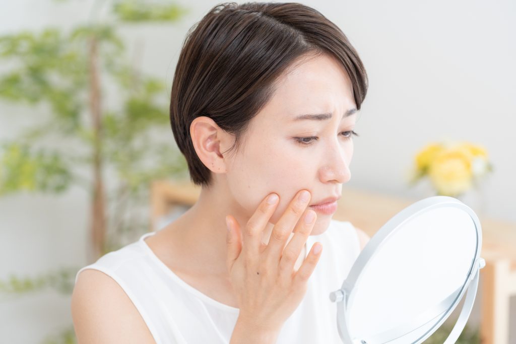Amazon.co.jp: シミの治療: このシミをどう治す? : 葛西健一郎: 本