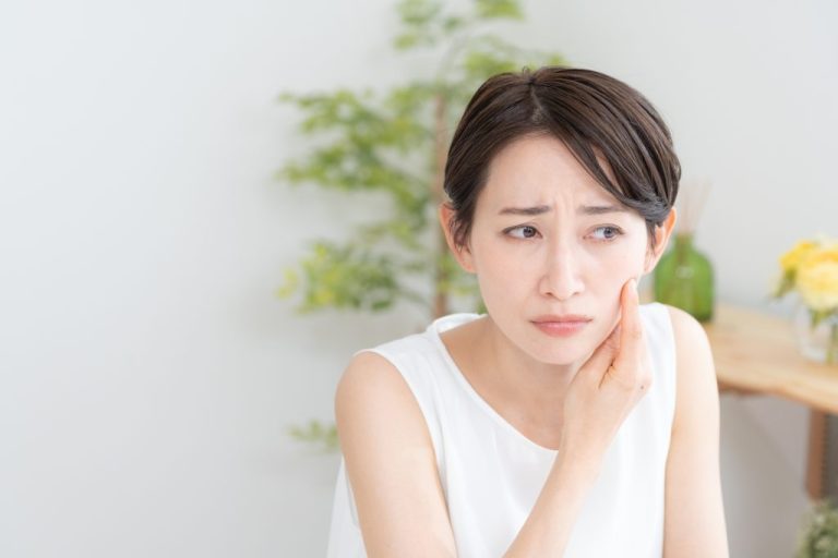 【しこりのあるニキビの治し方】粉瘤との違いや見分け方を解説! | ハダメディア by BIHADADO.TOKYO