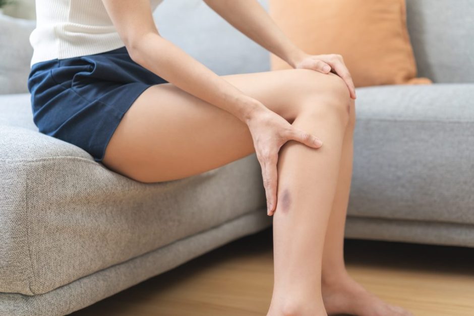 足にできる「茶色いシミ」の原因と治療法を解説！皮膚ガンの可能性も ...