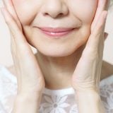 頬のたるみを改善したい！今すぐできる筋トレから美容医療まで徹底解説